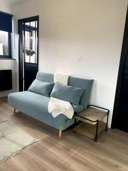 Entre Ville Et Campagne Appartement Cosy Avec Parking Et Terrasse Wood Coutiches エクステリア 写真